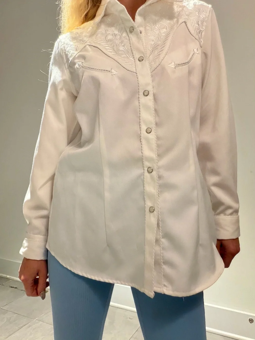 Vintage Panhandle Slim White Floral Embroidered Pearl Snap Shirt - Picture 2 of 15